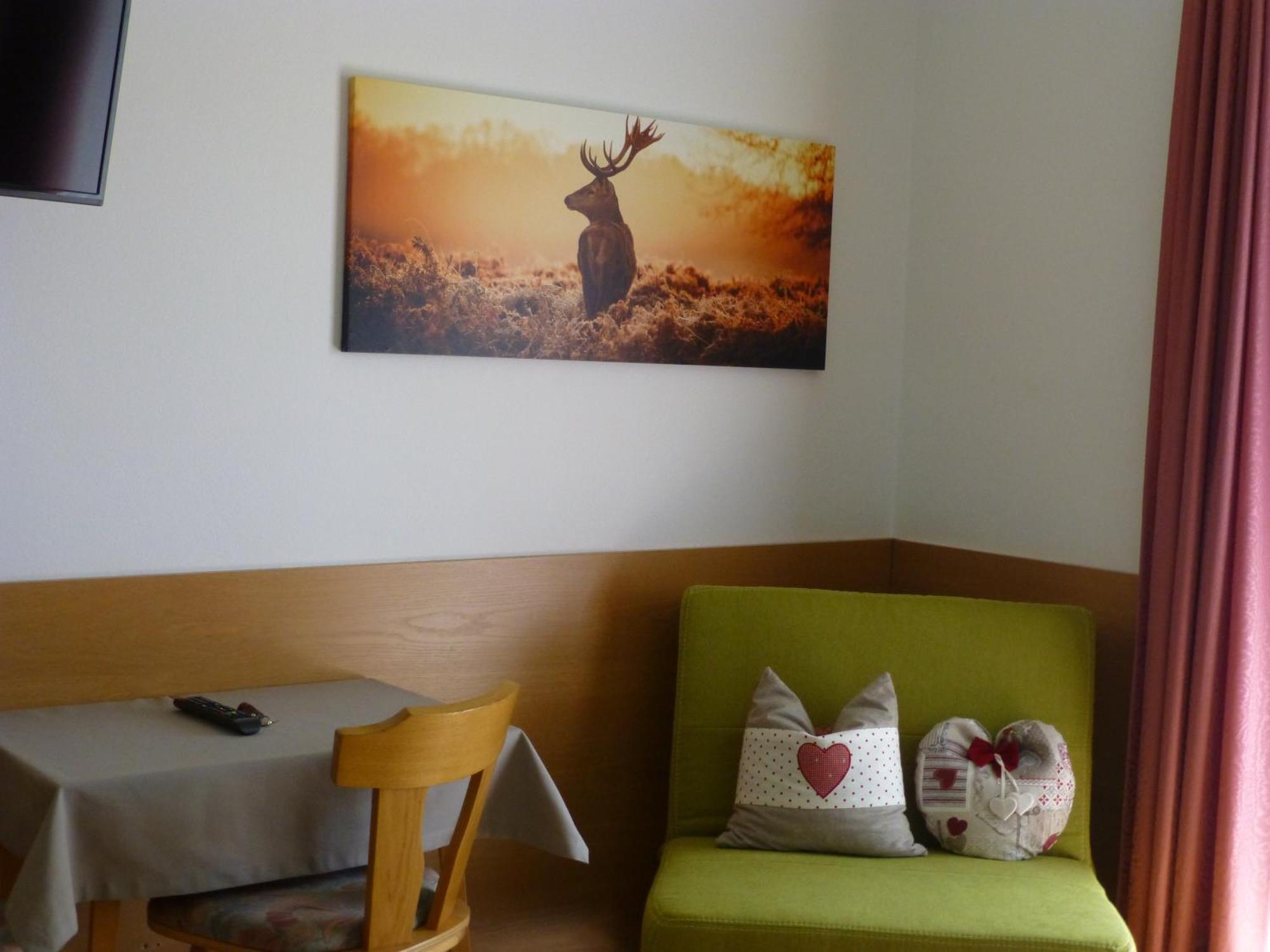Garni Helfer Bed & Breakfast Dobbiaco Exterior photo
